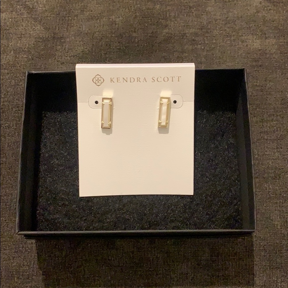 COPY - NWT Kendra Scott Earrings